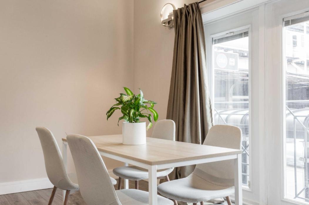 שיקגו The Double Play - 1 Min Walk To Wrigley! Spacious 2Br - Perfect For Cubs Fans! מראה חיצוני תמונה