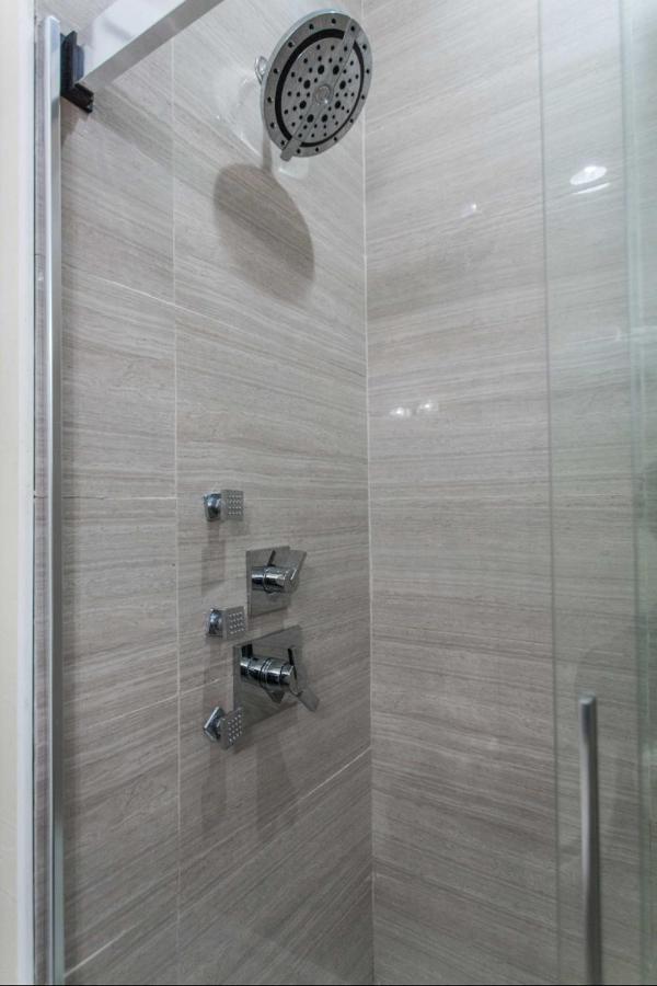 שיקגו The Double Play - 1 Min Walk To Wrigley! Spacious 2Br - Perfect For Cubs Fans! מראה חיצוני תמונה