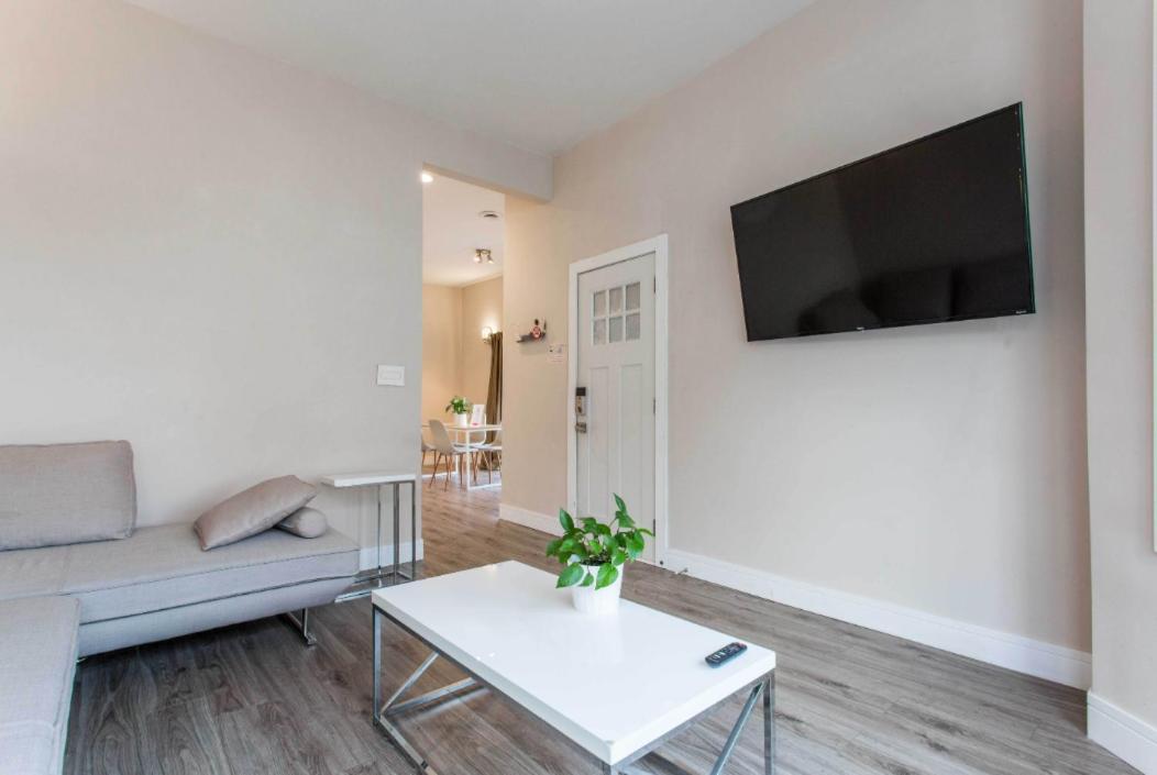 שיקגו The Double Play - 1 Min Walk To Wrigley! Spacious 2Br - Perfect For Cubs Fans! מראה חיצוני תמונה