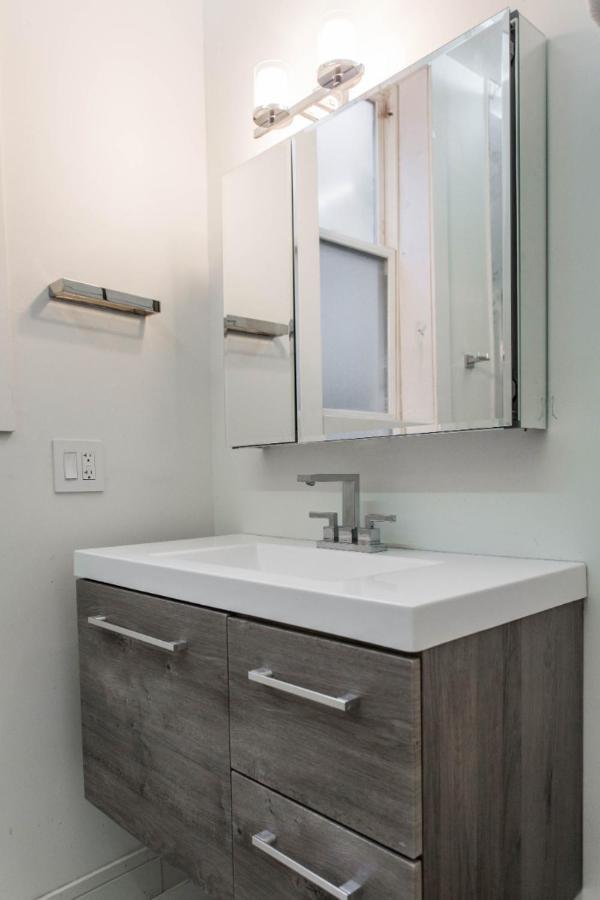 שיקגו The Double Play - 1 Min Walk To Wrigley! Spacious 2Br - Perfect For Cubs Fans! מראה חיצוני תמונה